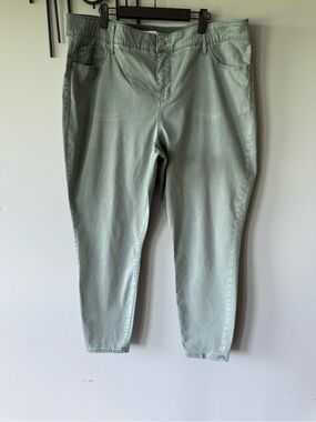 Ava & Viv Straight Leg Pants in Sage Green